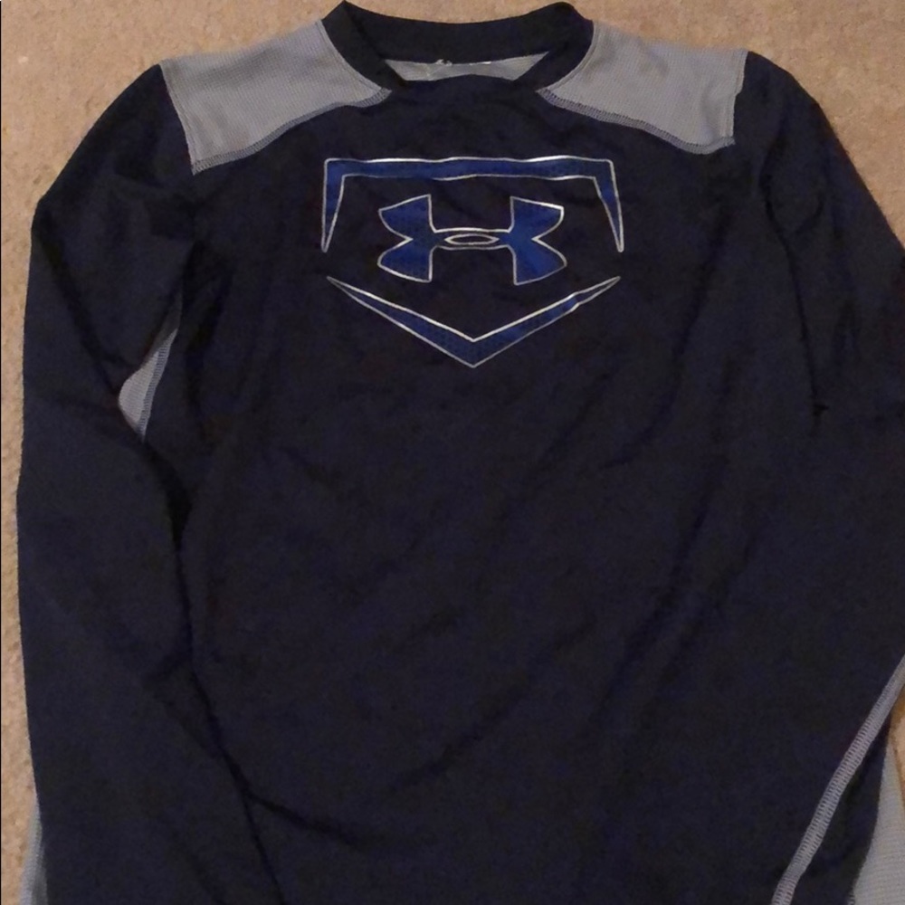 Boys UA top